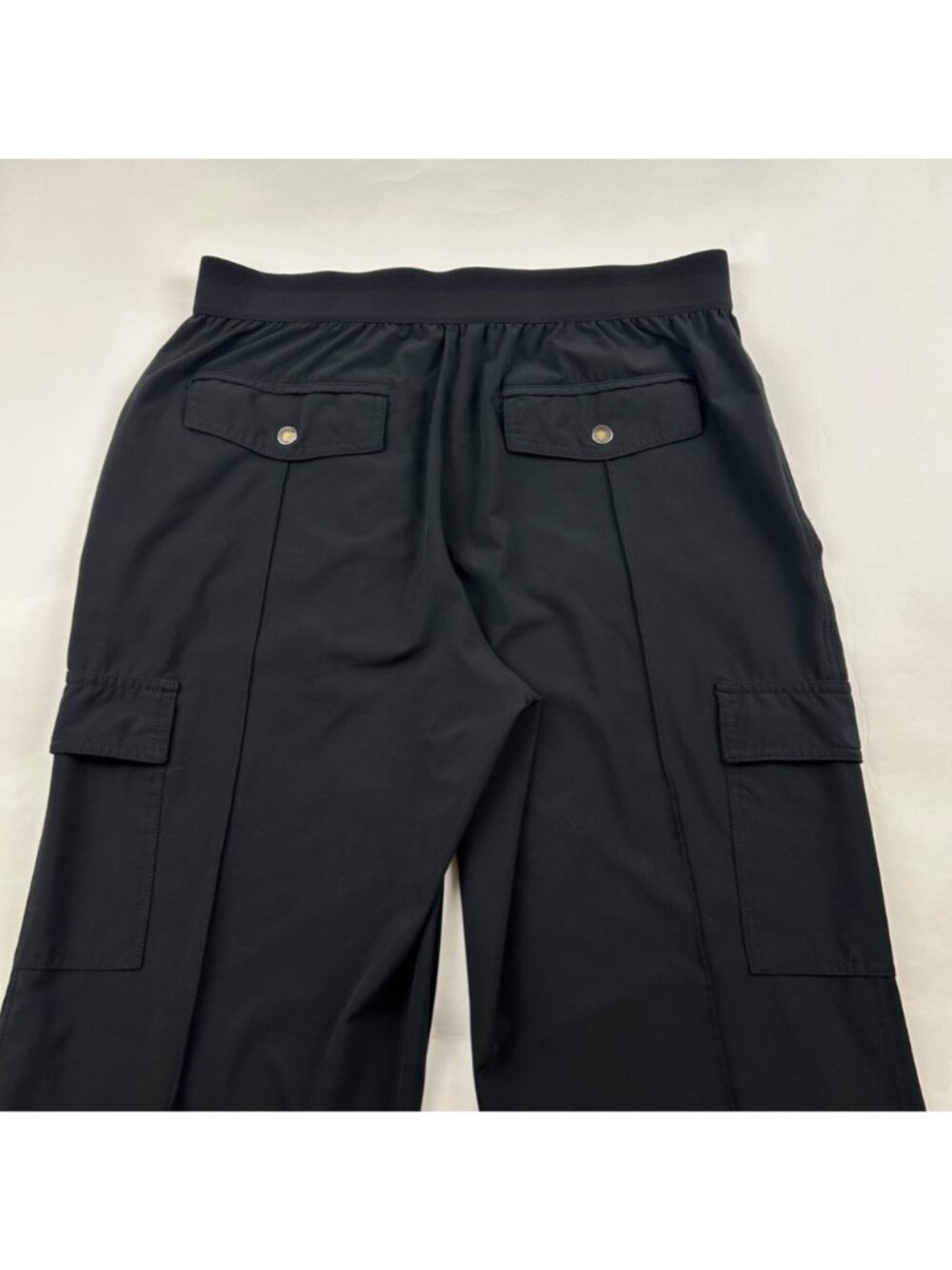 Athleta Black Lightweight Vienna Cargo Athletic Pant 12 - Picture 6 of 7